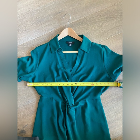 Nice green dress - Picture 7 of 7